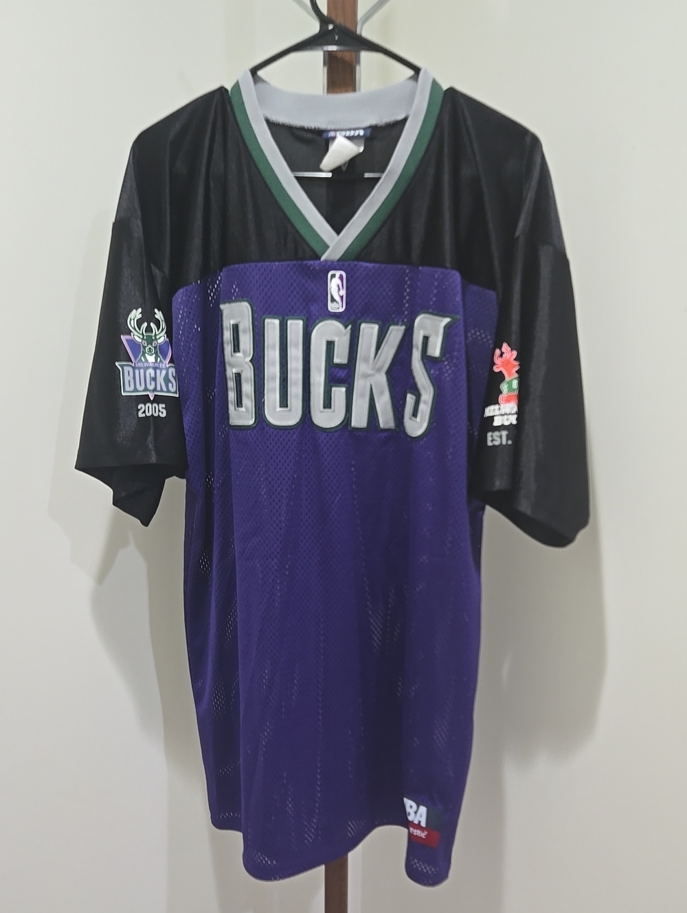 Vintage 2005 NBA Milwaukee Bucks Jersey Shirt Size Large